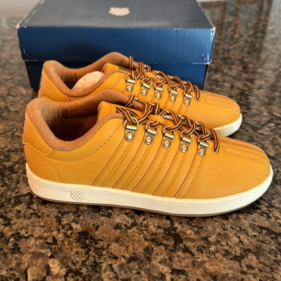 K-Swiss unisex classic varsity low sneakers NIB 4.5 - Picture 4 of 8